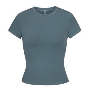 NWT SKIMS cotton jersey t shirt in Kyanite